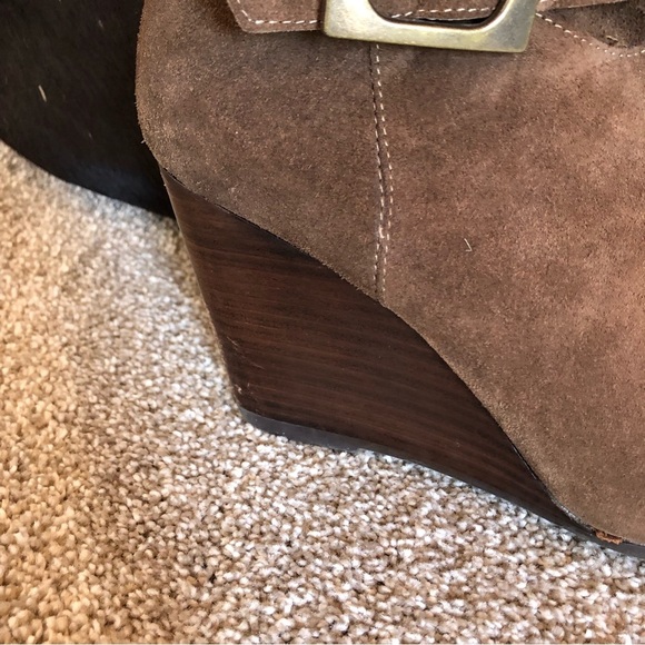 EUC Marco Santi tall knee high medium brown suede boot with buckle wedges 8.5 - Picture 3 of 10